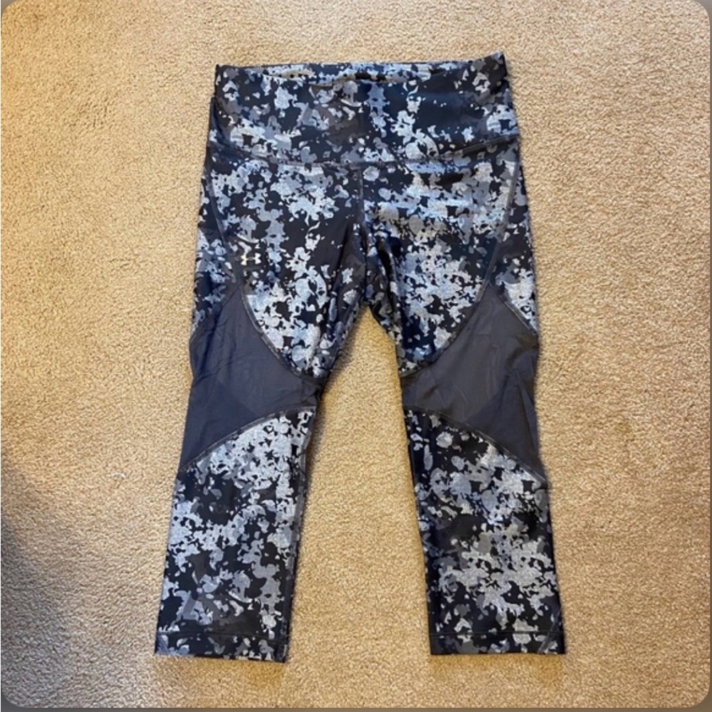 Under Armour Black & Gray Camo Capri Leggings